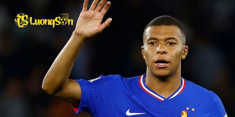 Kylian Mbappe là triệu phú trẻ tuổi nhất trong làng bóng đá hiện tại 