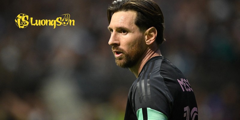 Lionel Messi đứng sau người đồng nghiệp Ronaldo trong danh sách này 
