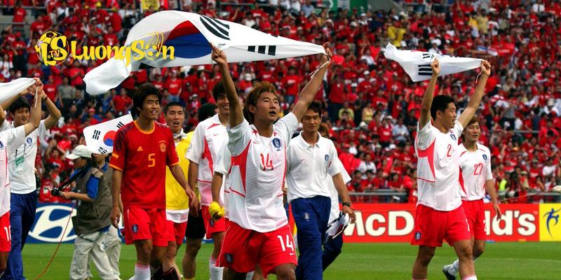 Có thể nói Hàn Quốc tiến sâu tại World Cup 2002 là nhờ trọng tài 